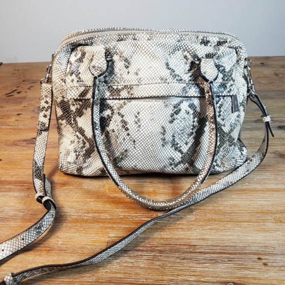 Danier Handbags - DANIER genuine leather purse